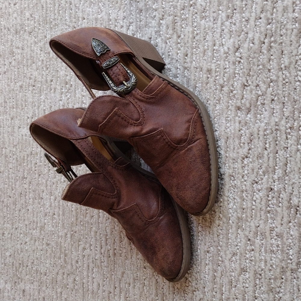 Qupid ankle boots